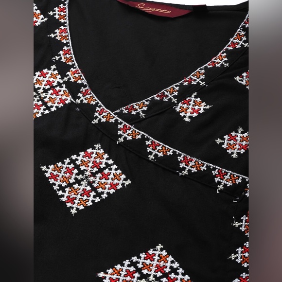 Women Black & White pure cotton embroidered Anarkali - Picture 3 of 4